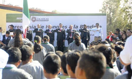 ENCABEZAN MAR Y ARR HONORES A LA BANDERA EN PRIMARIA ALMA OBRERA