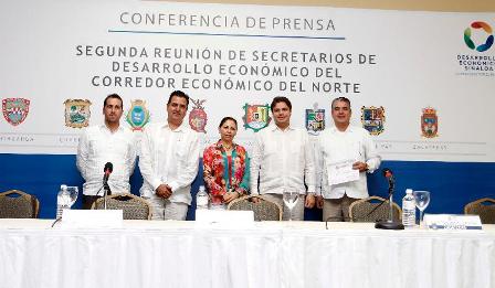 MADRES JEFAS DE FAMILIA RECIBEN SEGURO DE VIDA