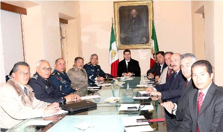 TOMA ROBERTO LUÉVANO RUIZ PROTESTA A SECRETARIO Y DIRECTORES DE AYUNTAMIENTO 2013-2016