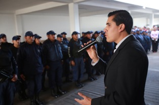 “CREO EN USTEDES, CREAN EN MÍ”, DICE CARLOS PEÑA A POLICÍAS