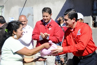 ENTREGA ALCALDE APOYO ALIMENTARIO EN COLONIAS COREA I Y II