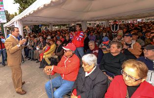 ENTREGA BMQ RECURSOS DEL PROGRAMA APOYO AL ADULTO MAYOR