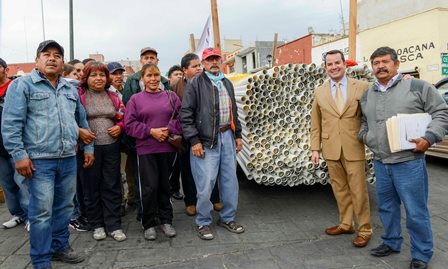 ENTREGA MEDRANO QUEZADA TUBOS PARA AMPLIACIÓN DE RED DE AGUA POTABLE