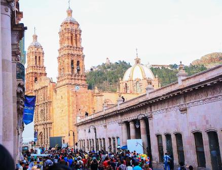 DERROCHE DE ROMANTICISMO CON EDITH MÁRQUEZ