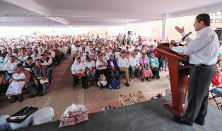 LLEVA GOBERNADOR MÁS APOYOS SOCIALES A FRESNILLO Y GUADALUPE