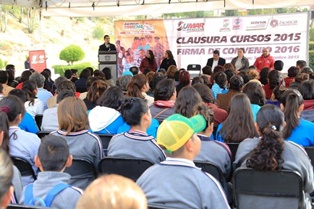 INAUGURA ROBERTO LUÉVANO PARQUE EN CONQUISTADORES