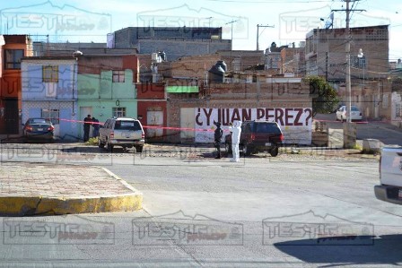 ATACAN A BALAZOS A SUJETO EN POPULAR COLONIA