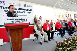 ENTREGAN APOYOS AL SECTOR EDUCATIVO DE JEREZ