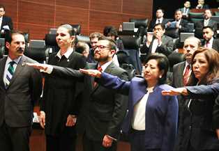 Toma Protesta Senador Héctor Menchaca