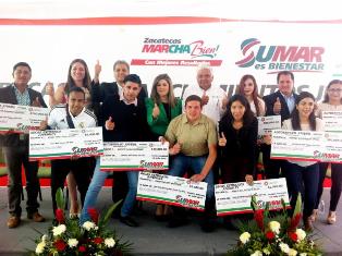 ENTREGA GODEZAC APOYOS PARA JÓVENES POR MÁS DE 4 MDP