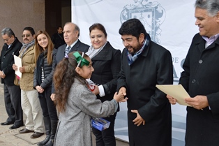 PREMIAN A NIÑOS GANADORES DEL CONCURSO, DIBUJANDO UNA HISTORIA DE MIGRACIÓN