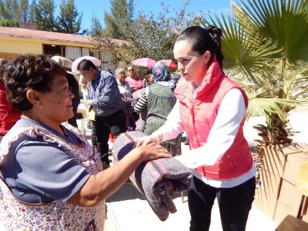 DIF ENTREGA HUERTOS DE TRASPATIO  PARA EL BENEFICIO DE LA ZONA RURAL DE FRESNILLO