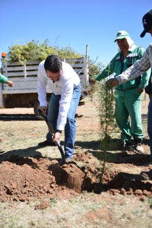 EMPRENDEN TRABAJOS DE LIMPIEZA Y REHABILITACIÓN  EN LA COMUNIDAD DE PIEDRAS