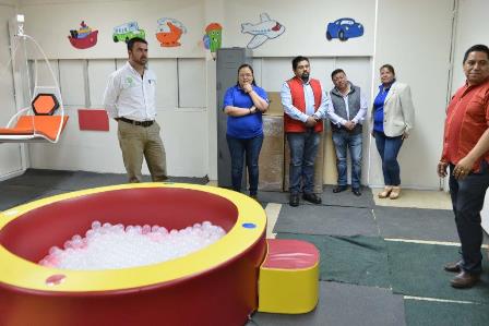 BENEFICIAN CON OBRAS A LA ESCUELA DE EDUCACIÓN ESPECIAL  DE FRESNILLO