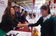 Benefician con becas a 438 estudiantes en Fresnillo.