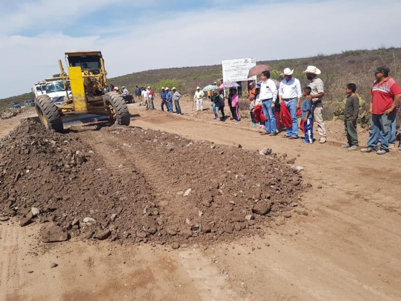 REALIZA GOBIERNO ESTATAL ACCIONES CONJUNTAS CON MUNICIPIOS PARA MANTENIMIENTO DE VÍAS DE COMUNICACIÓN