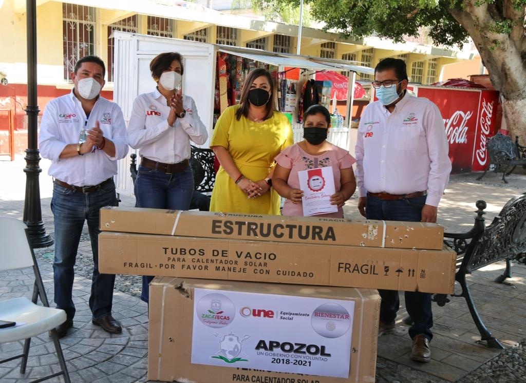 RECIBEN APOYOS FAMILIAS DEL CAÑÓN DE JUCHIPILA