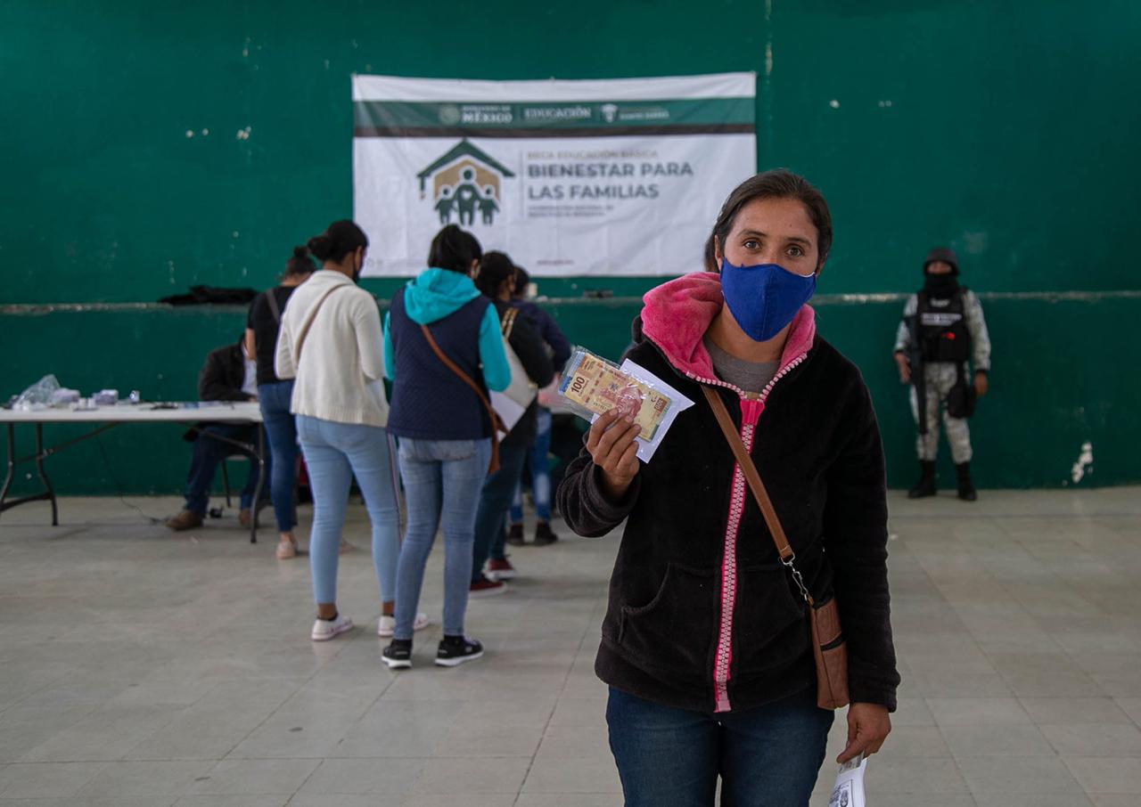 Inicia entrega de Becas “Benito Juárez” para alumnos de educación básica en Zacatecas; se adelantan dos bimestres