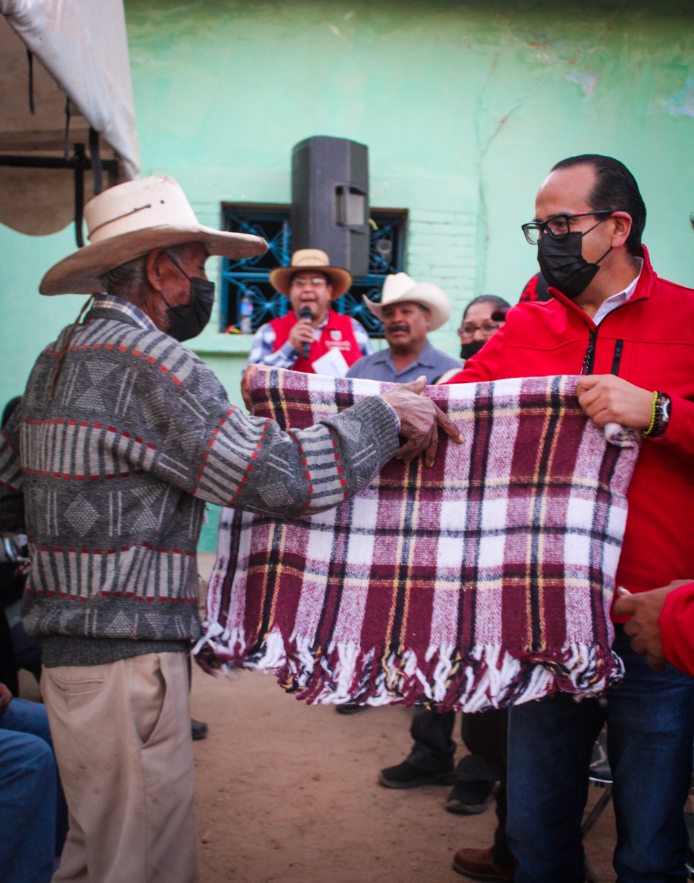 ENTREGA PRESIDENTE ALAN MURILLO COBIJAS A SOMBRERETENSES