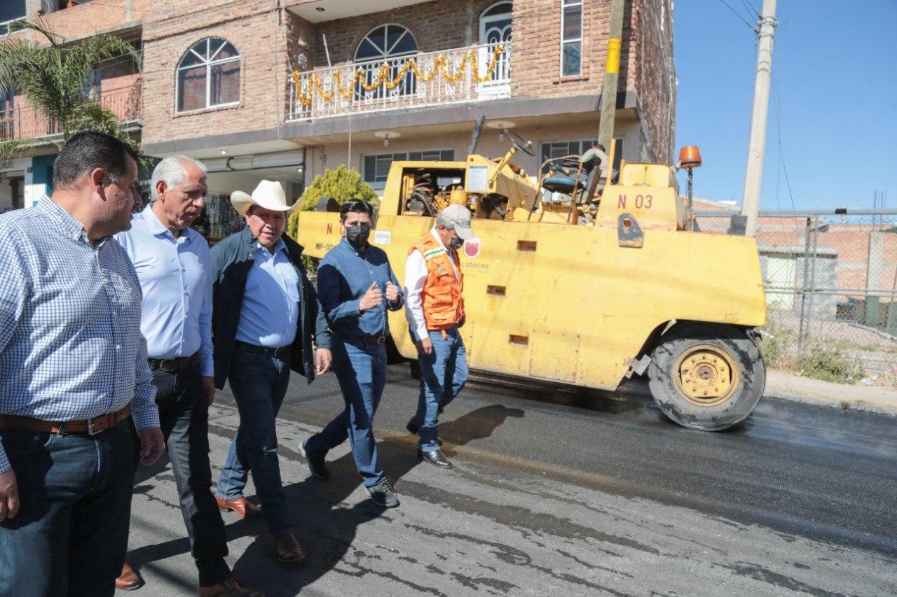 Supervisa Gobernador David Monreal trabajos de rehabilitación de vialidades en Zacatecas y Guadalupe