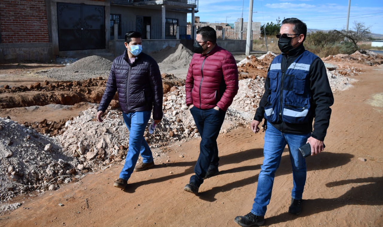 Supervisa Julio César Chávez, construcción de red de drenaje en San Jerónimo