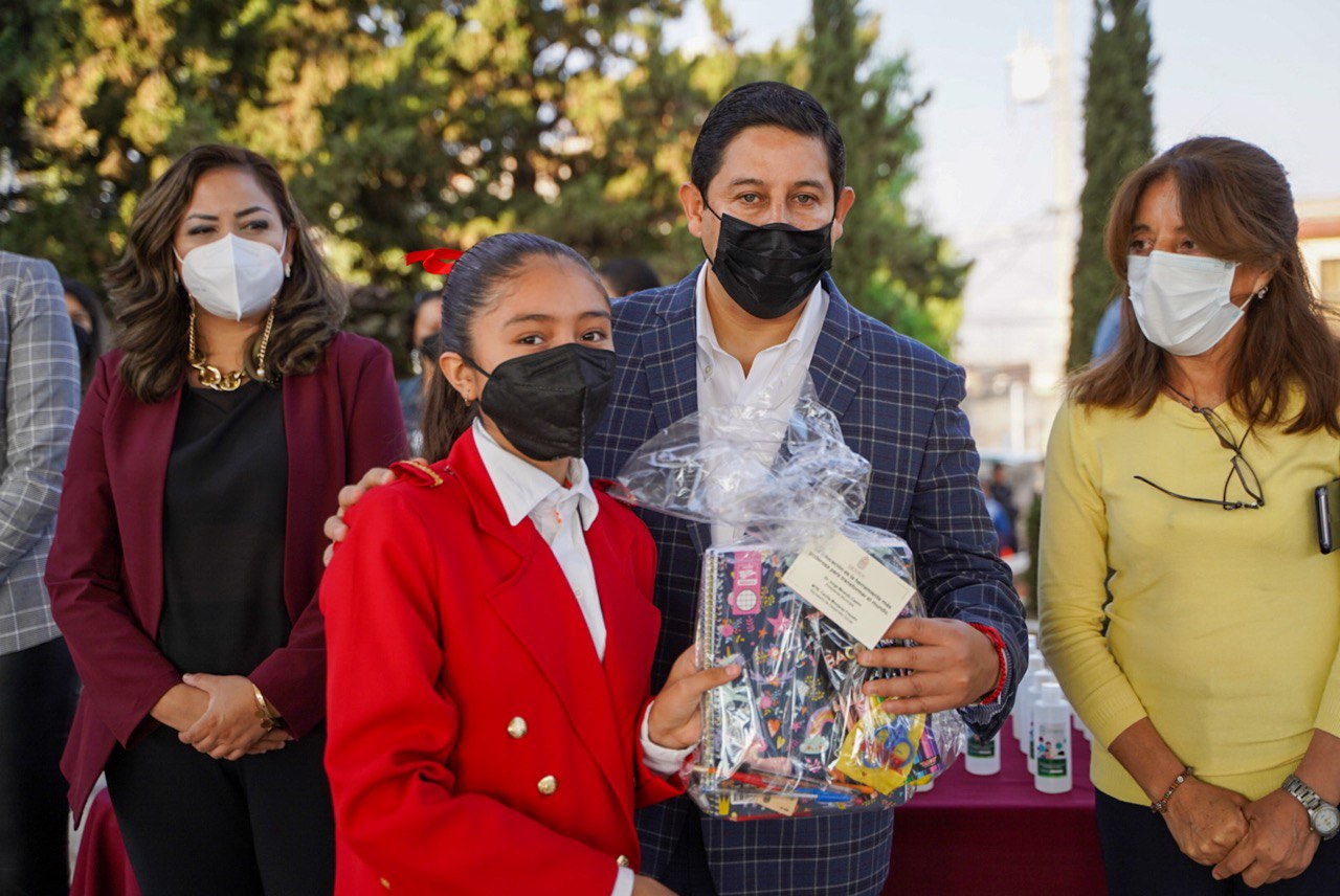 ATIENDE MUNICIPIO DE ZACATECAS NECESIDADES DE LA PRIMARIA RODRÍGUEZ ELÍAS