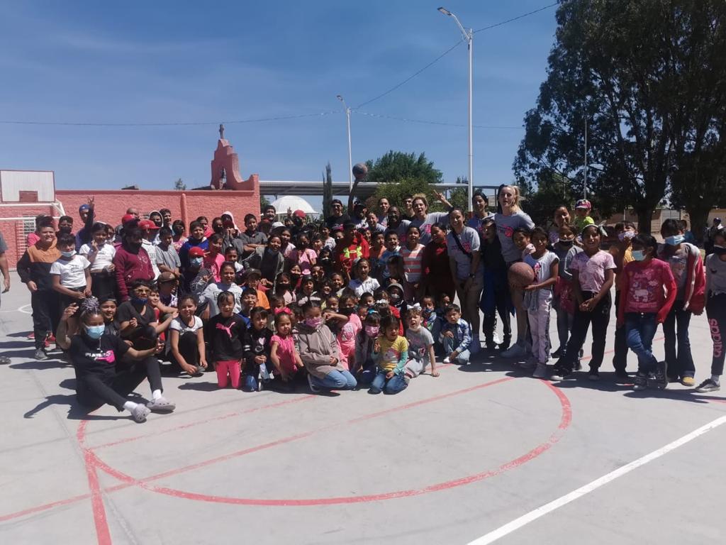 VISITA PLATERAS DE FRESNILLO EL SALTO Y SAN CRISTÓBAL PARA CONVIVIR CON LOS ESTUDIANTES