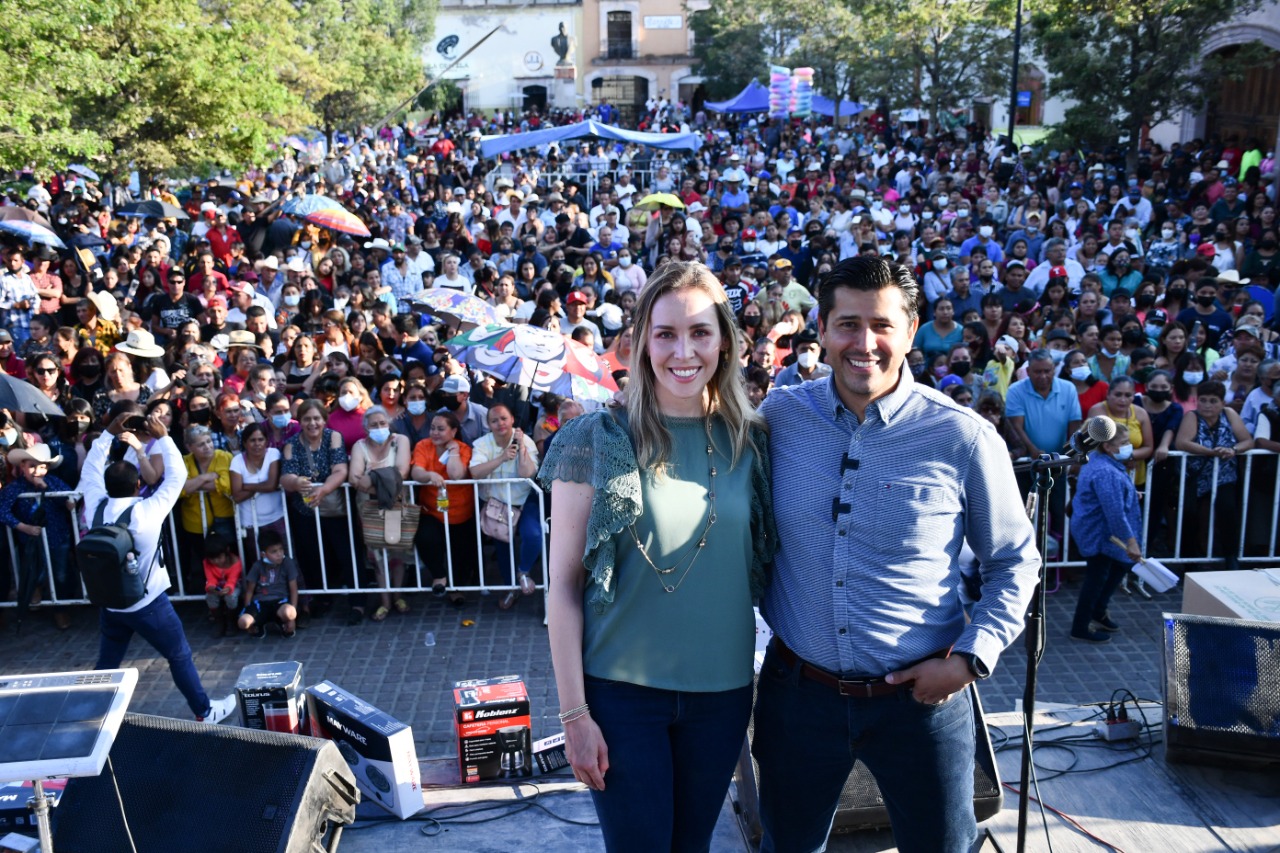 En todo el municipio   Festeja Julio César Chávez a mamás guadalupenses