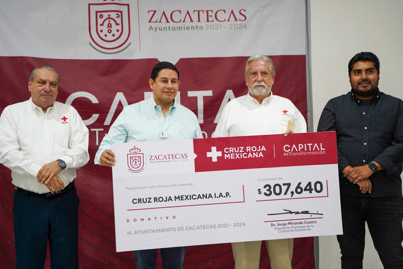 ENTREGA JORGE MIRANDA CHEQUE POR 307 MIL PESOS A LA CRUZ ROJA