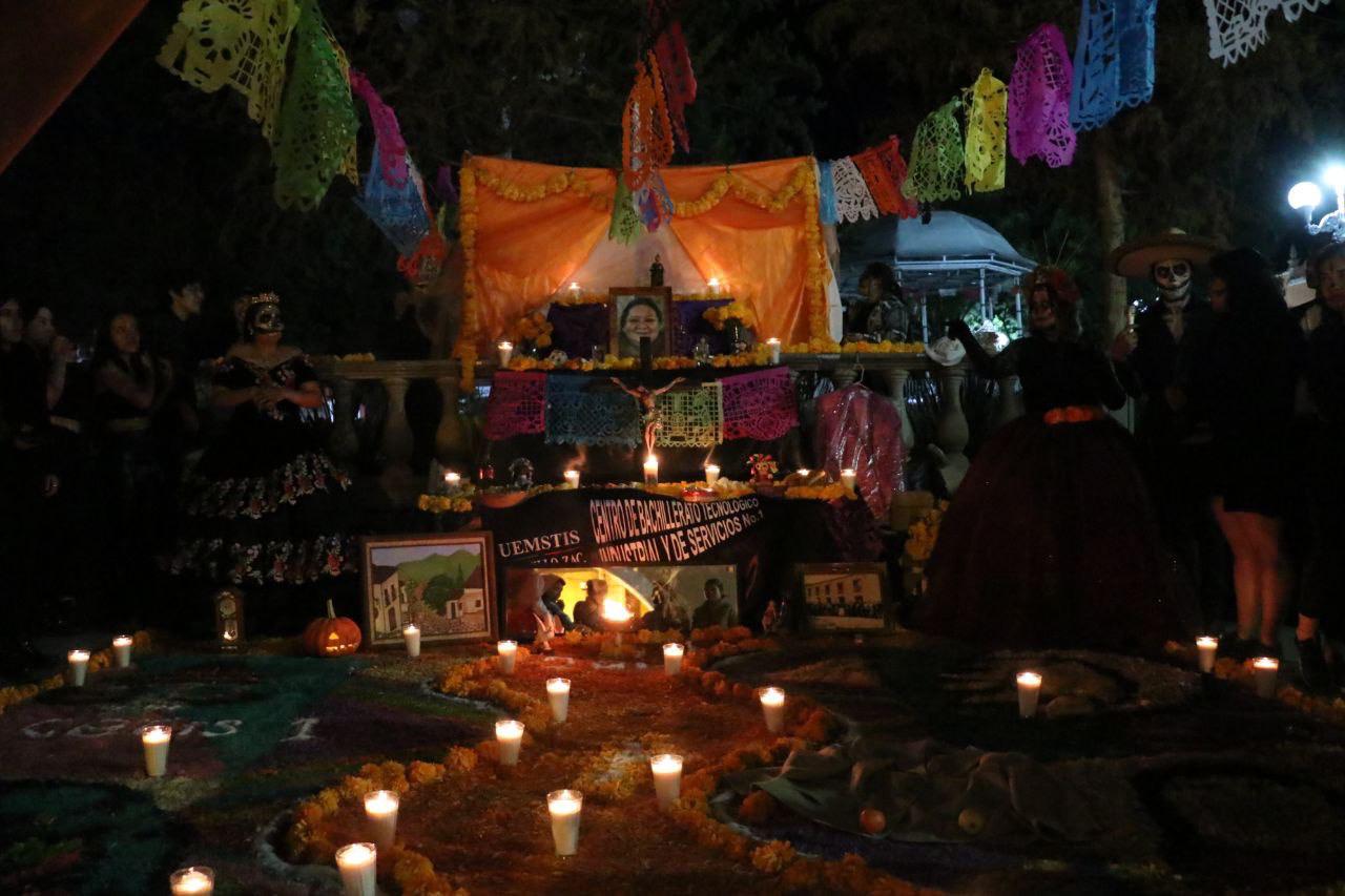 PARTICIPAN ESCUELAS DE FRESNILLO EN CONCURSO DE ALTARES DE MUERTOS