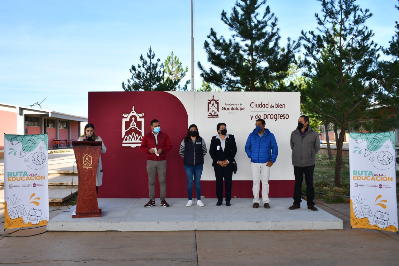 Llevan Programa Rutas de la Educación a secundaria de Villas de Guadalupe