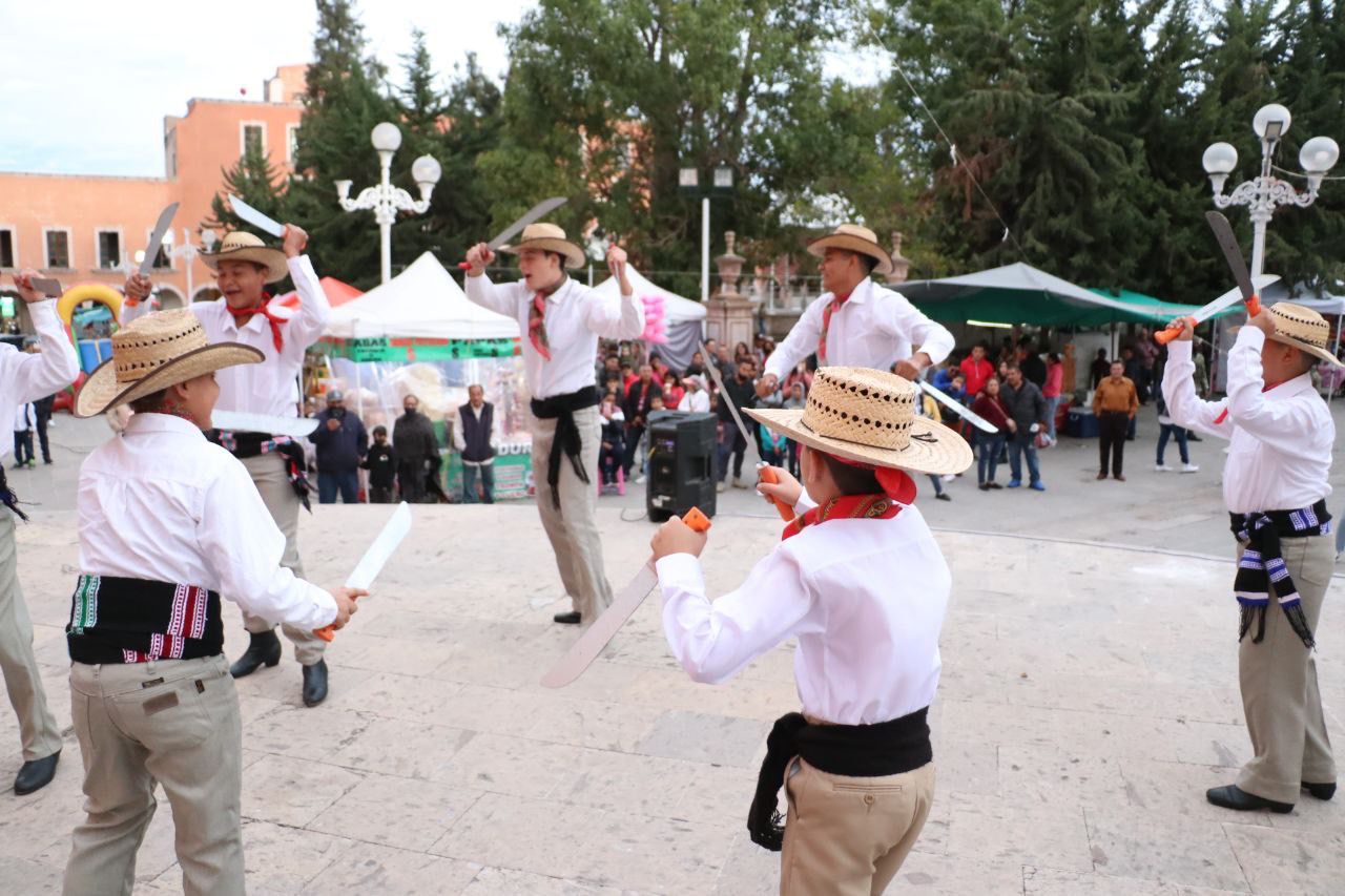 SE PRESENTA EN FRESNILLO EL BALLET FOLKLÓRICO MACUILXÓCHITL