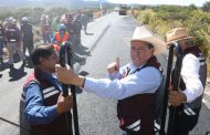 Cumple Gobernador David Monreal Ávila al pueblo de Chalchihuites con el rescate de sus carreteras