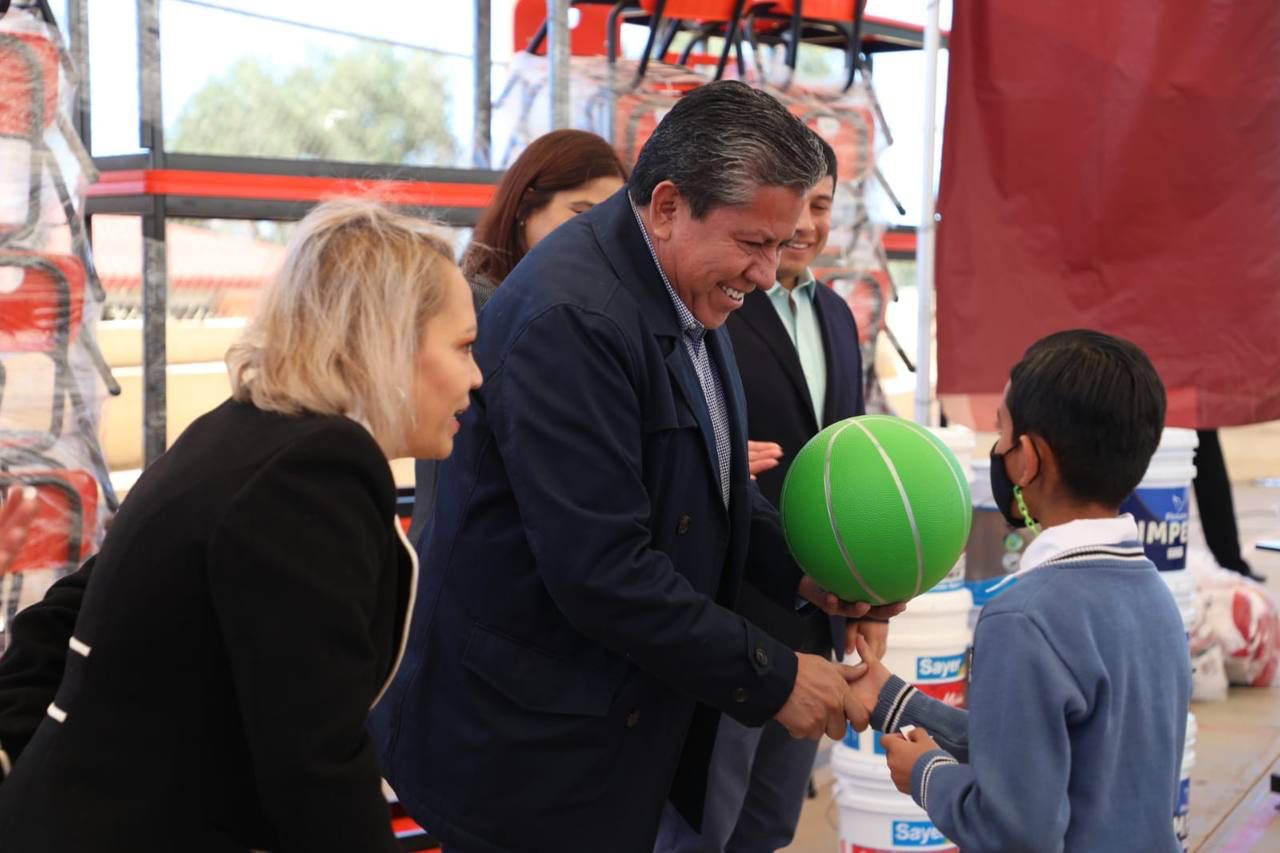 Educación, instrumento más importante para la pacificación del país: Gobernador David Monreal, al entregar apoyos a las y los niños de Zacatecas