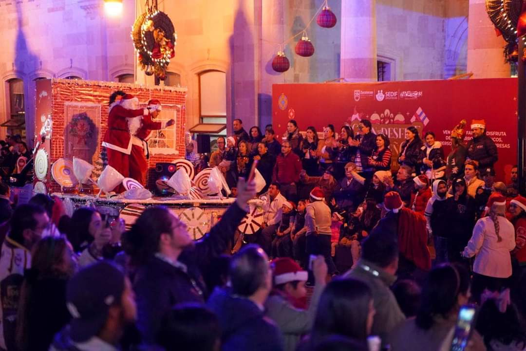 REALIZAN GRAN DESFILE NAVIDEÑO “ES TIEMPO DE COMPARTIR” 2022