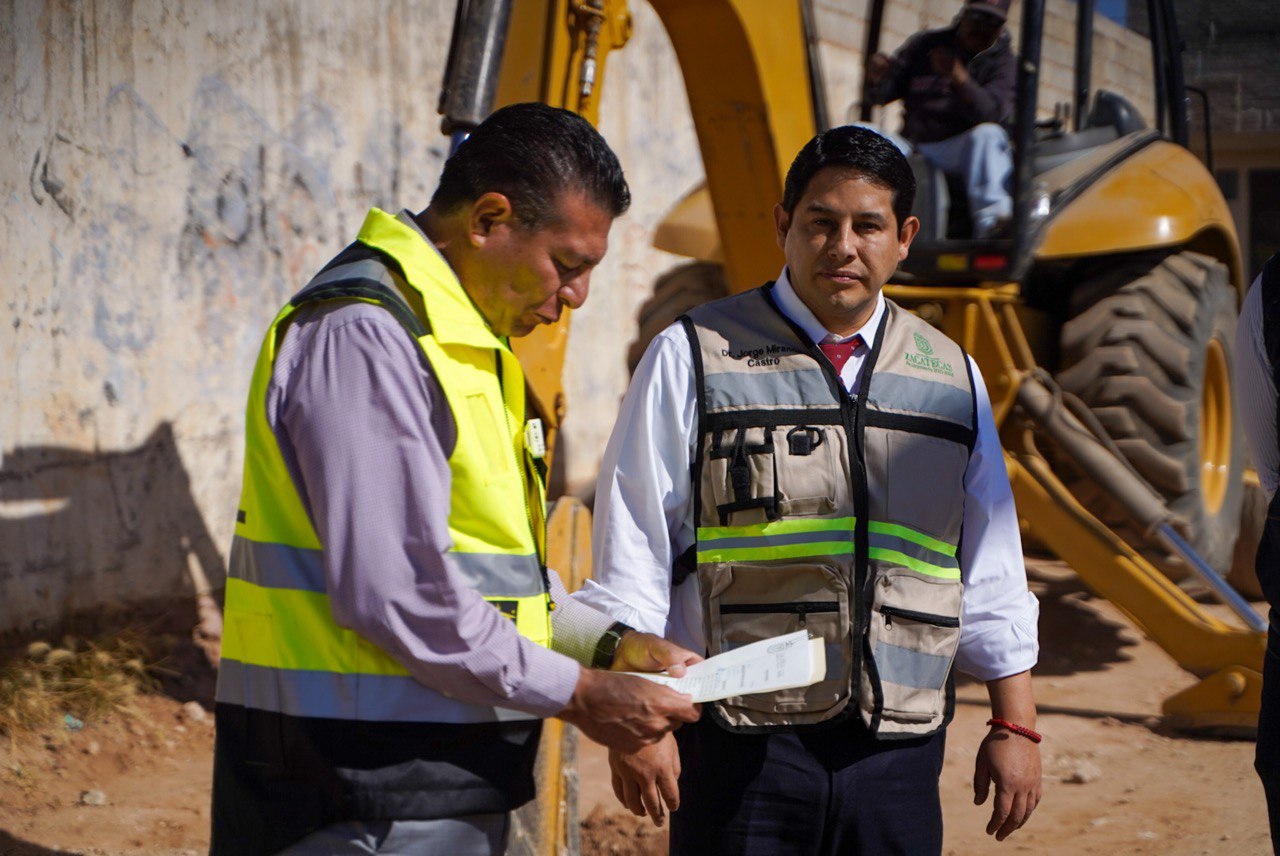 SUPERVISA JORGE MIRANDA OBRA DE RED DE AGUA POTABLE EN COLINAS DEL SOL