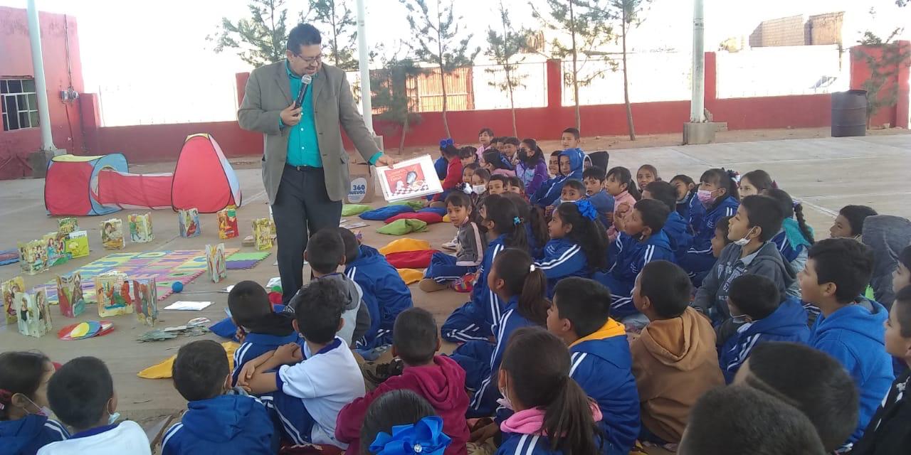 PROMUEVEN BIBLIOTECARIOS CUENTOS, LECTURAS Y JUEGOS