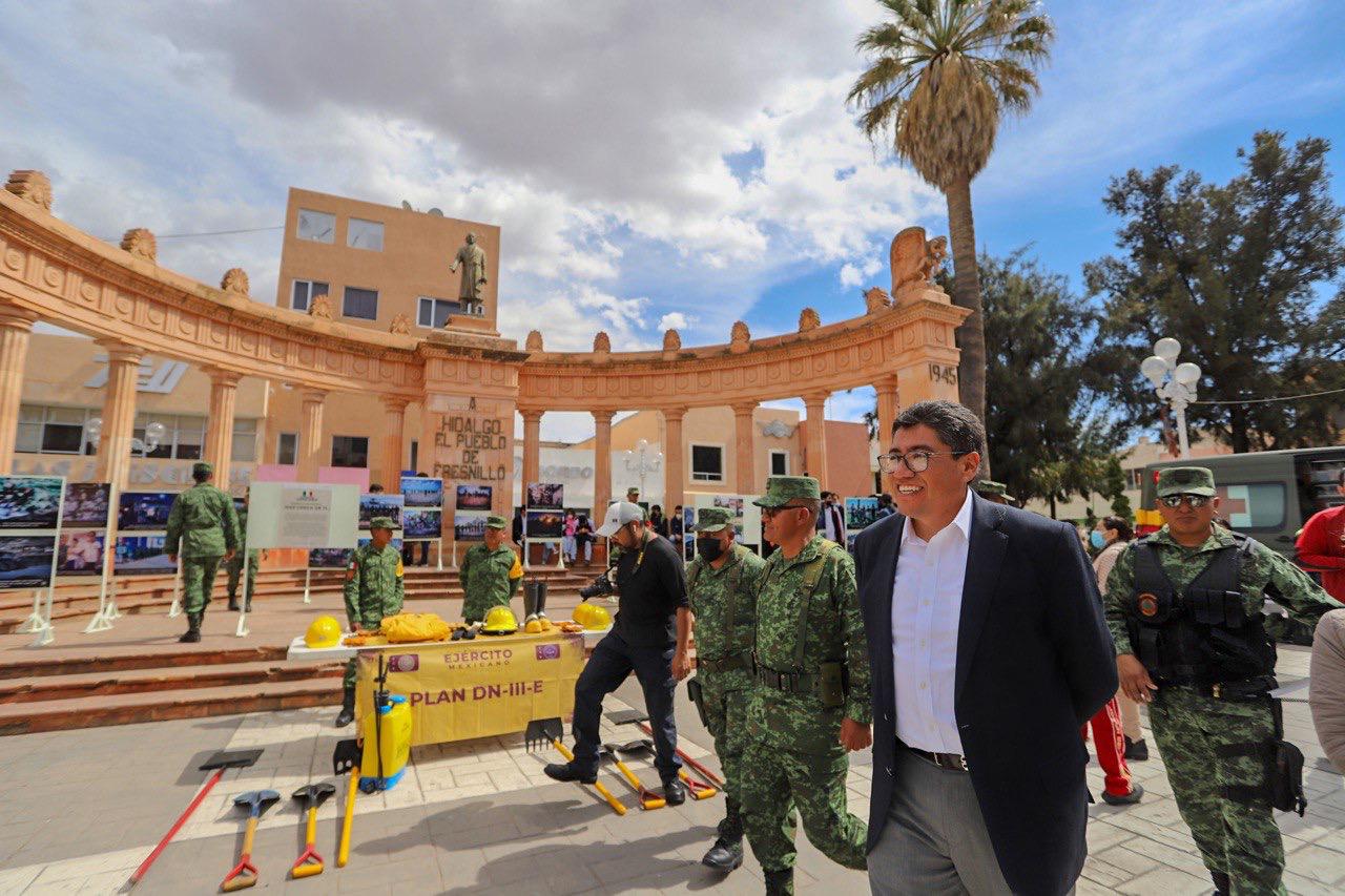 PRESENTAN EXPOSICIÓN FOTOGRÁFICA MILITAR EN EL HEMICICLO A HIDALGO