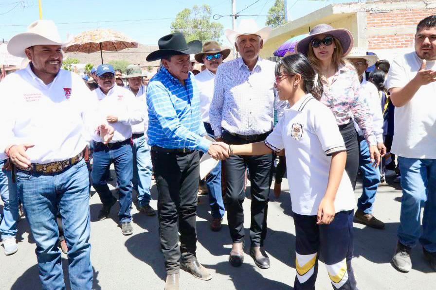 Con inversión de 10 mdp, Gobernador David Monreal pavimenta y rehabilita 20 calles en Ojocaliente; anuncia el inicio de obras educativas