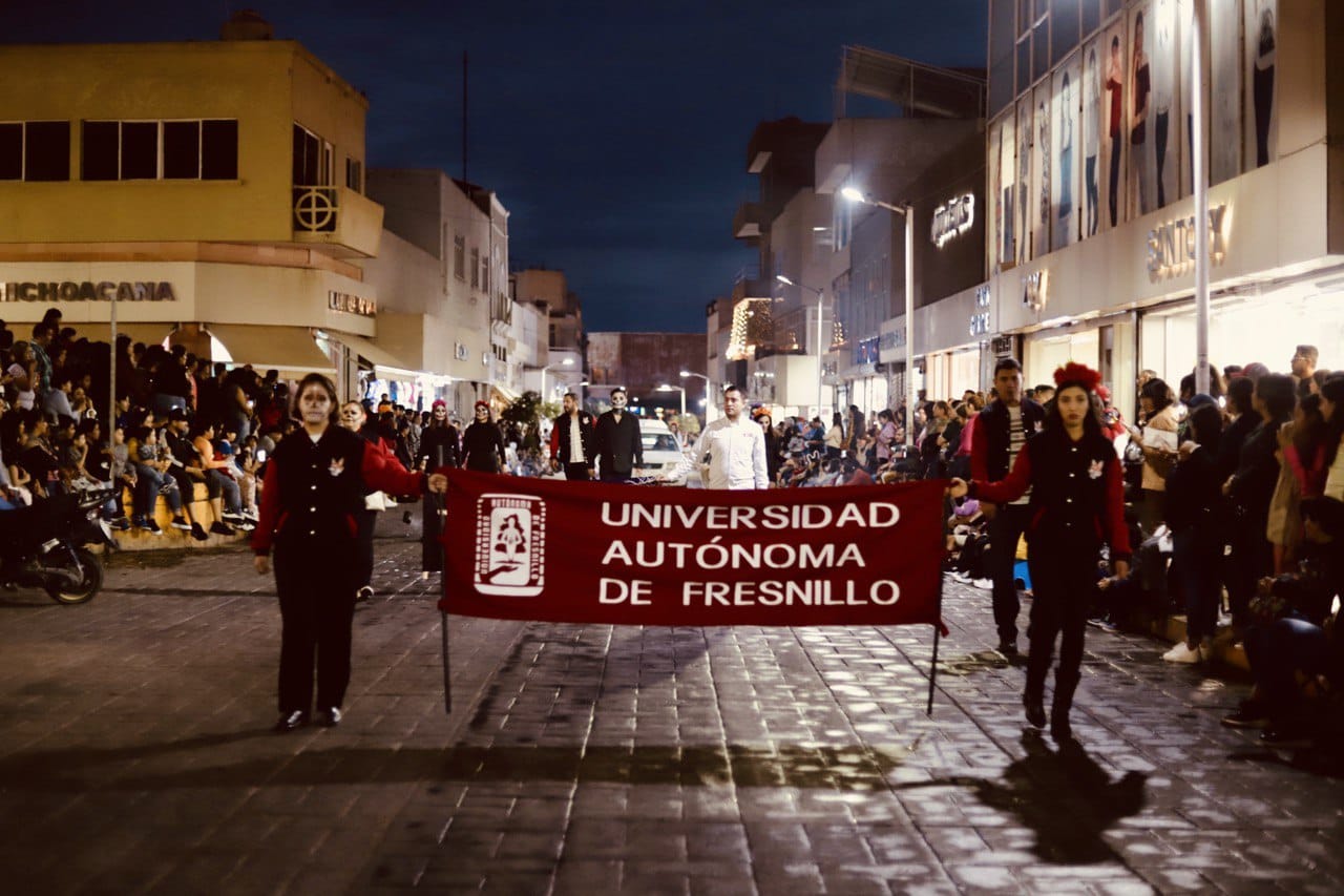 LA UAF DIFUNDE CUENTOS Y LEYENDAS DE FRESNILLO A TRAVES DE SU TRADICIONAL DESFILE