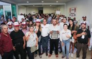 Se compromete Pepe Saldívar a construir baños en tianguis dominical