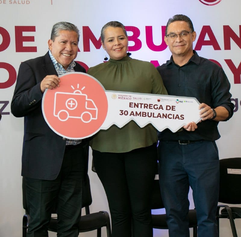 Recibe Gobernador David Monreal 30 ambulancias, equipo médico y apoyos funcionales para hospitales y clínicas de Zacatecas