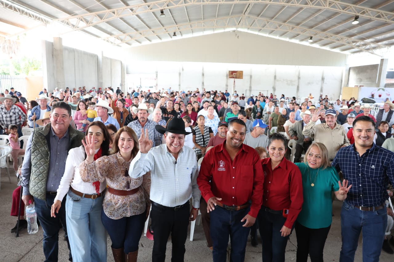 Impulsa Gobernador David Monreal el bienestar de las familias con apoyos históricos en Juchipila